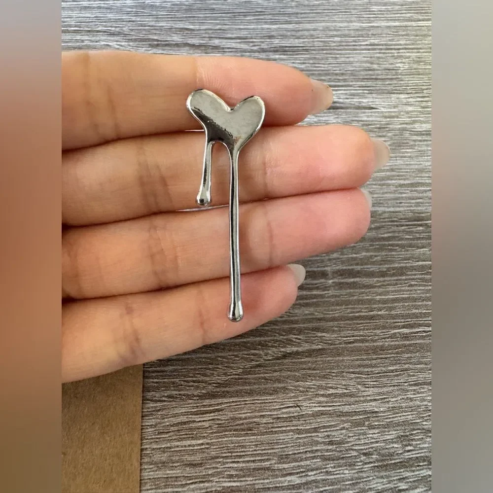 Silver Heart Drop Earrings A1418